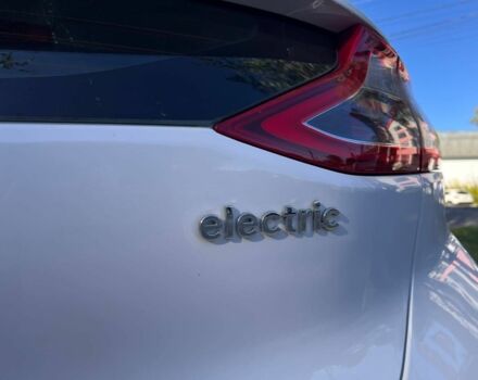 Белый Хендай Ioniq, объемом двигателя 0 л и пробегом 136 тыс. км за 14200 $, фото 6 на Automoto.ua