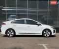 Белый Хендай Ioniq, объемом двигателя 0 л и пробегом 105 тыс. км за 13999 $, фото 8 на Automoto.ua