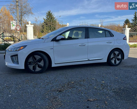 Белый Хендай Ioniq, объемом двигателя 1.58 л и пробегом 91 тыс. км за 17900 $, фото 5 на Automoto.ua