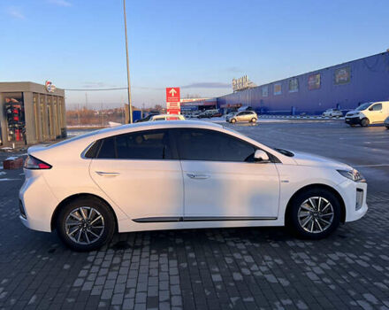 Білий Хендай Ioniq, об'ємом двигуна 0 л та пробігом 81 тис. км за 15900 $, фото 19 на Automoto.ua
