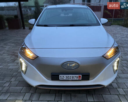 Белый Хендай Ioniq, объемом двигателя 0 л и пробегом 62 тыс. км за 12990 $, фото 1 на Automoto.ua