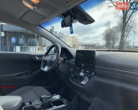 Белый Хендай Ioniq, объемом двигателя 0 л и пробегом 133 тыс. км за 14199 $, фото 28 на Automoto.ua