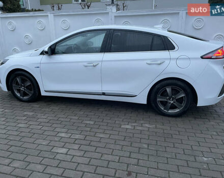 Белый Хендай Ioniq, объемом двигателя 0 л и пробегом 161 тыс. км за 14500 $, фото 2 на Automoto.ua