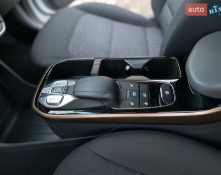 Белый Хендай Ioniq, объемом двигателя 0 л и пробегом 62 тыс. км за 12990 $, фото 14 на Automoto.ua