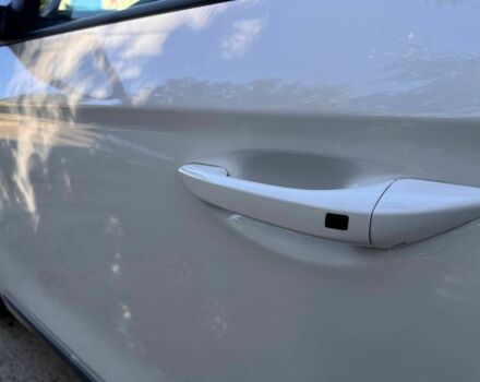 Белый Хендай Ioniq, объемом двигателя 0 л и пробегом 136 тыс. км за 14200 $, фото 15 на Automoto.ua