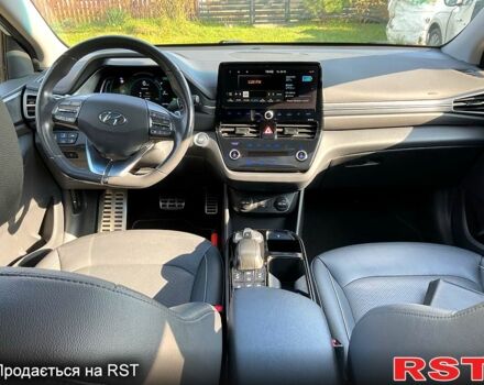Белый Хендай Ioniq, объемом двигателя 0 л и пробегом 130 тыс. км за 17000 $, фото 8 на Automoto.ua
