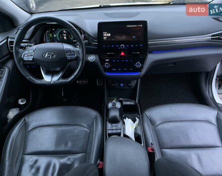 Белый Хендай Ioniq, объемом двигателя 0 л и пробегом 161 тыс. км за 14500 $, фото 8 на Automoto.ua