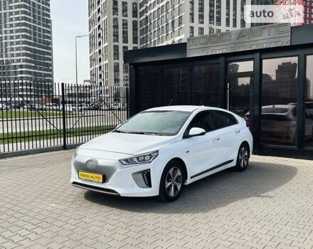 Білий Хендай Ioniq, об'ємом двигуна 0 л та пробігом 62 тис. км за 18800 $, фото 2 на Automoto.ua