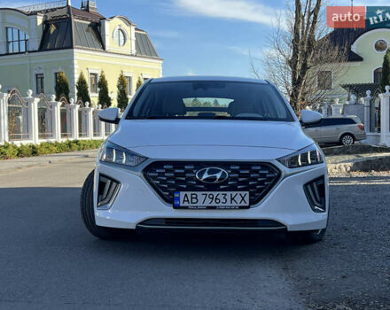 Белый Хендай Ioniq, объемом двигателя 1.58 л и пробегом 91 тыс. км за 17900 $, фото 3 на Automoto.ua