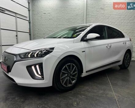 Білий Хендай Ioniq, об'ємом двигуна 0 л та пробігом 93 тис. км за 13300 $, фото 4 на Automoto.ua