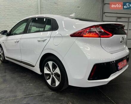 Білий Хендай Ioniq, об'ємом двигуна 0 л та пробігом 98 тис. км за 11300 $, фото 5 на Automoto.ua