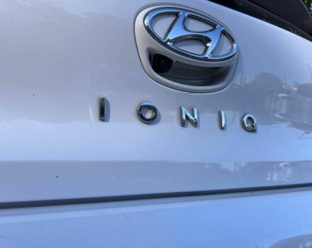Белый Хендай Ioniq, объемом двигателя 0 л и пробегом 136 тыс. км за 14200 $, фото 5 на Automoto.ua