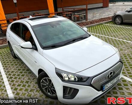 Белый Хендай Ioniq, объемом двигателя 0 л и пробегом 130 тыс. км за 17000 $, фото 1 на Automoto.ua