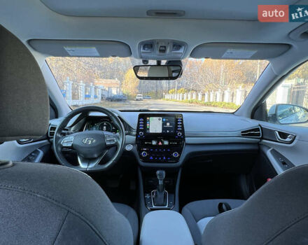 Белый Хендай Ioniq, объемом двигателя 1.58 л и пробегом 91 тыс. км за 17900 $, фото 23 на Automoto.ua
