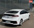 Белый Хендай Ioniq, объемом двигателя 0 л и пробегом 105 тыс. км за 13999 $, фото 5 на Automoto.ua