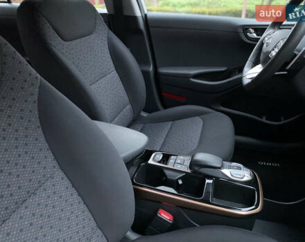 Белый Хендай Ioniq, объемом двигателя 0 л и пробегом 62 тыс. км за 12990 $, фото 21 на Automoto.ua