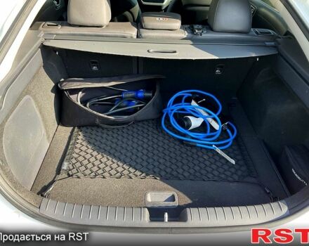 Белый Хендай Ioniq, объемом двигателя 0 л и пробегом 130 тыс. км за 17000 $, фото 10 на Automoto.ua