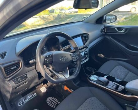 Белый Хендай Ioniq, объемом двигателя 0 л и пробегом 136 тыс. км за 14200 $, фото 11 на Automoto.ua