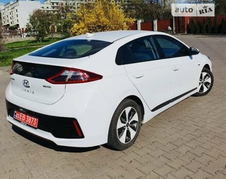 Белый Хендай Ioniq, объемом двигателя 0 л и пробегом 136 тыс. км за 14200 $, фото 1 на Automoto.ua