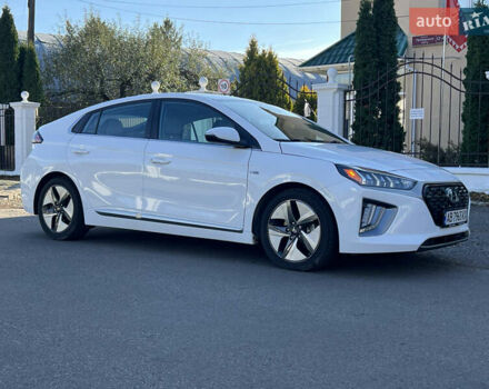 Белый Хендай Ioniq, объемом двигателя 1.58 л и пробегом 91 тыс. км за 17900 $, фото 12 на Automoto.ua
