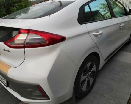 Белый Хендай Ioniq, объемом двигателя 1 л и пробегом 260 тыс. км за 12236 $, фото 4 на Automoto.ua