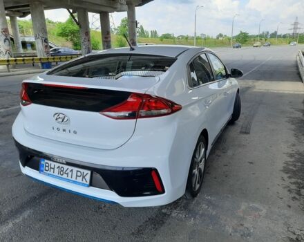 Белый Хендай Ioniq, объемом двигателя 0.16 л и пробегом 120 тыс. км за 16300 $, фото 9 на Automoto.ua