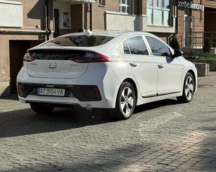 Белый Хендай Ioniq, объемом двигателя 0 л и пробегом 130 тыс. км за 13000 $, фото 5 на Automoto.ua