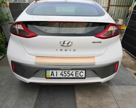 Белый Хендай Ioniq, объемом двигателя 1 л и пробегом 260 тыс. км за 12236 $, фото 7 на Automoto.ua
