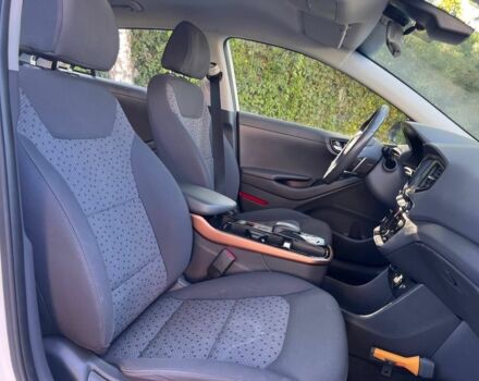 Белый Хендай Ioniq, объемом двигателя 0 л и пробегом 136 тыс. км за 14200 $, фото 18 на Automoto.ua