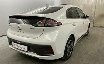 Белый Хендай Ioniq, объемом двигателя 0 л и пробегом 28 тыс. км за 18300 $, фото 3 на Automoto.ua