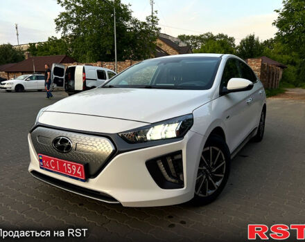 Білий Хендай Ioniq, об'ємом двигуна 1 л та пробігом 121 тис. км за 14100 $, фото 1 на Automoto.ua