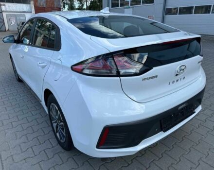 Белый Хендай Ioniq, объемом двигателя 0 л и пробегом 45 тыс. км за 12000 $, фото 6 на Automoto.ua