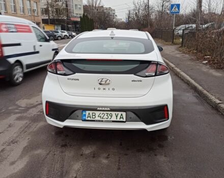 Білий Хендай Ioniq, об'ємом двигуна 0 л та пробігом 62 тис. км за 14500 $, фото 3 на Automoto.ua