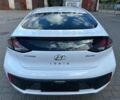 Белый Хендай Ioniq, объемом двигателя 0 л и пробегом 45 тыс. км за 12000 $, фото 5 на Automoto.ua