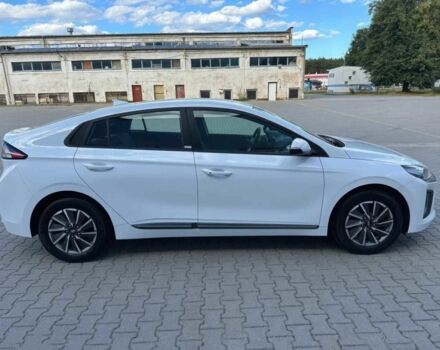 Белый Хендай Ioniq, объемом двигателя 0 л и пробегом 45 тыс. км за 12000 $, фото 7 на Automoto.ua