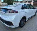Белый Хендай Ioniq, объемом двигателя 0 л и пробегом 45 тыс. км за 12000 $, фото 4 на Automoto.ua