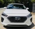 Белый Хендай Ioniq, объемом двигателя 1.6 л и пробегом 22 тыс. км за 30000 $, фото 1 на Automoto.ua