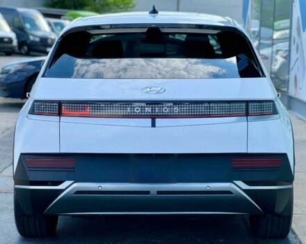 Белый Хендай Ioniq, объемом двигателя 0 л и пробегом 24 тыс. км за 8300 $, фото 3 на Automoto.ua