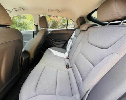 Белый Хендай Ioniq, объемом двигателя 1.6 л и пробегом 22 тыс. км за 30000 $, фото 9 на Automoto.ua