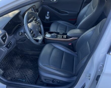 Белый Хендай Ioniq, объемом двигателя 0 л и пробегом 118 тыс. км за 12999 $, фото 1 на Automoto.ua