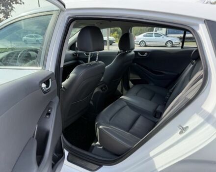 Белый Хендай Ioniq, объемом двигателя 0 л и пробегом 120 тыс. км за 12999 $, фото 4 на Automoto.ua