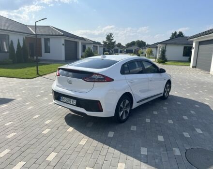 Білий Хендай Ioniq, об'ємом двигуна 0 л та пробігом 61 тис. км за 15900 $, фото 6 на Automoto.ua