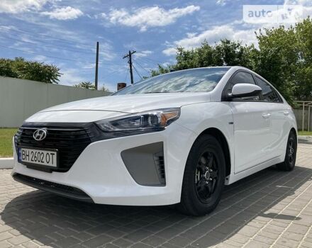 Білий Хендай Ioniq, об'ємом двигуна 1.6 л та пробігом 29 тис. км за 16300 $, фото 13 на Automoto.ua