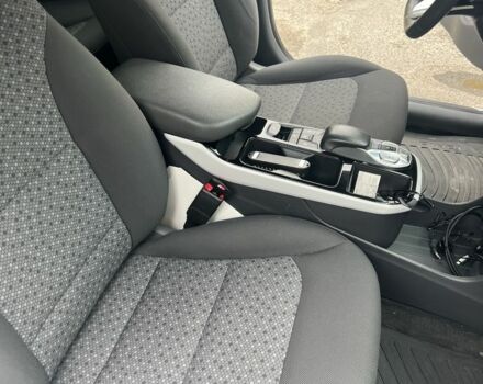 Білий Хендай Ioniq, об'ємом двигуна 0 л та пробігом 61 тис. км за 15900 $, фото 10 на Automoto.ua