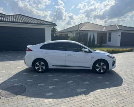 Білий Хендай Ioniq, об'ємом двигуна 0 л та пробігом 61 тис. км за 15900 $, фото 7 на Automoto.ua