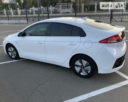 Білий Хендай Ioniq, об'ємом двигуна 1.6 л та пробігом 29 тис. км за 16300 $, фото 12 на Automoto.ua