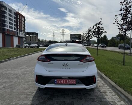 Белый Хендай Ioniq, объемом двигателя 0 л и пробегом 120 тыс. км за 12999 $, фото 1 на Automoto.ua