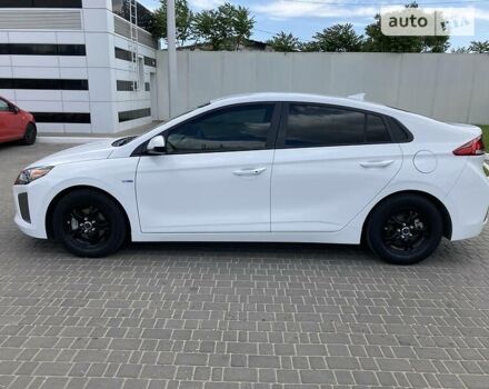 Білий Хендай Ioniq, об'ємом двигуна 1.6 л та пробігом 29 тис. км за 16300 $, фото 21 на Automoto.ua