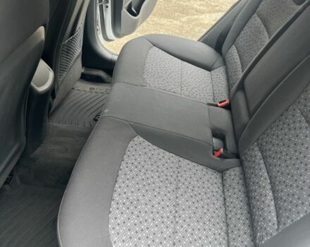 Білий Хендай Ioniq, об'ємом двигуна 0 л та пробігом 61 тис. км за 15900 $, фото 12 на Automoto.ua