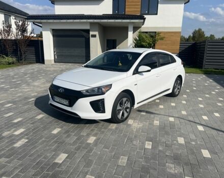 Білий Хендай Ioniq, об'ємом двигуна 0 л та пробігом 61 тис. км за 15900 $, фото 2 на Automoto.ua